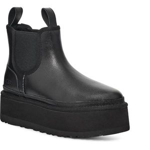 - UGG Neumel Platform Boot in Black - Never been worn!
